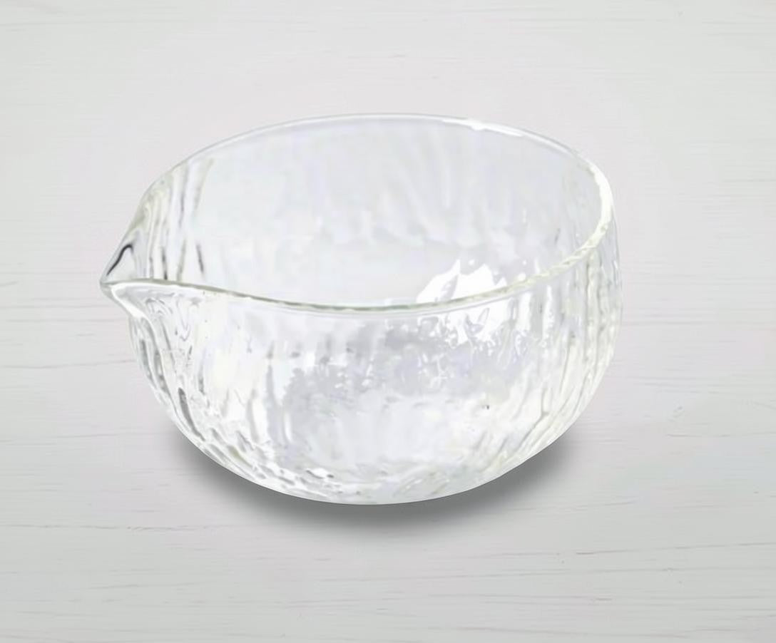 LISATA MATCHA 12oz clear glass latte bowl with textured surface and pouring spout for matcha preparation